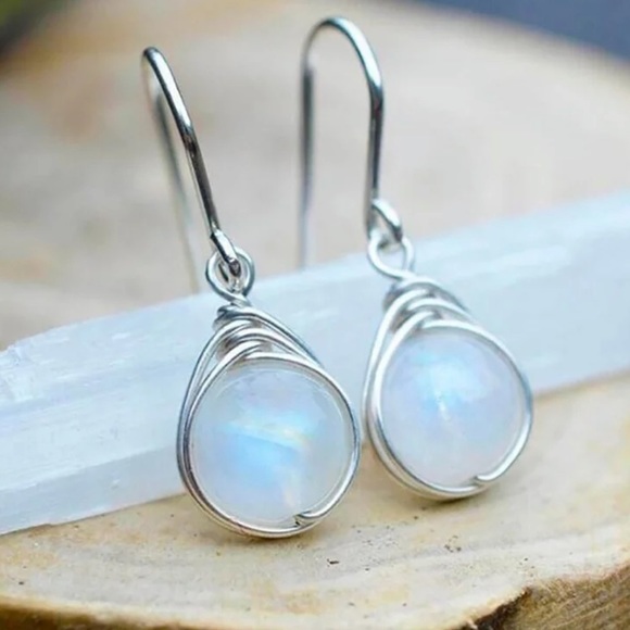 Boutique Jewelry - New 925 Silver Wire Wrapped Moonstone Earrings